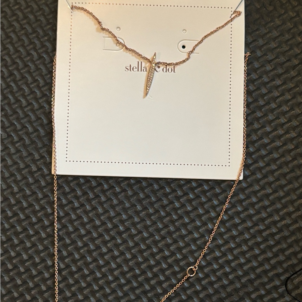 Stella & Dot Gold Dainty Necklace